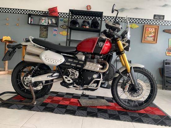 TRIUMPH BONNEVILLE SCRAMBLER 1200 XE TRIUMPH BONNEVILLE SCRAMBLER 1200 XE